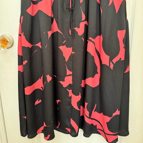 LIKE NEW! LOFT ANN TAYLOR MIDI DRESS. ADJUSTABLE STRAPS, LIGHTWEIGHT, BACK ZIP - Picture 11 of 14